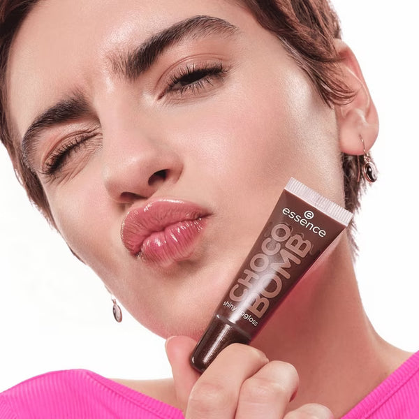 Essence Choco Bomb Shiny Sjaj za usne 01