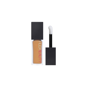 Huda Beauty Faux Filter Concealer