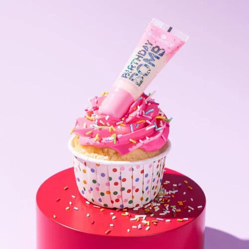 Essence Birthday Bomb sjaj za usne 01