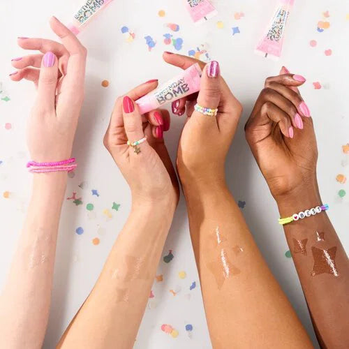 Essence Birthday Bomb sjaj za usne 01